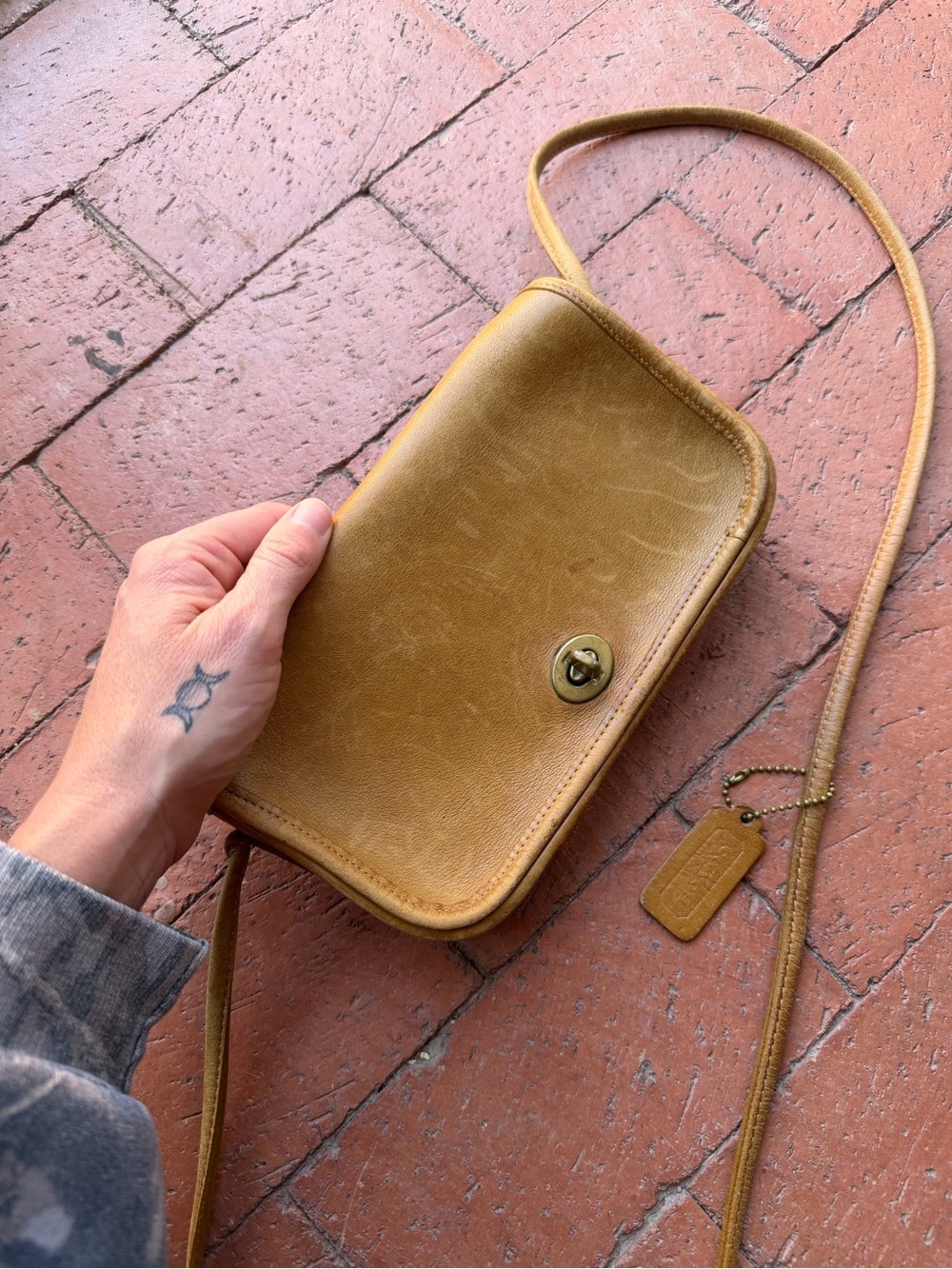 Vintage Coach Dinky crossbody bag leather purse